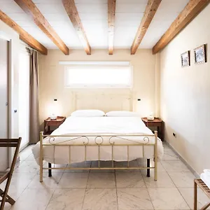 https://residenza-marina-bb.it-tuscanyhotel.com