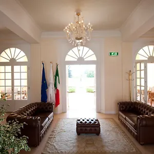 https://matilde-di-canossa-resort.emilia-romagnahotels.net